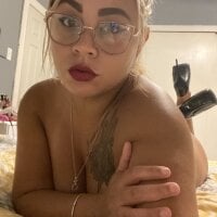 sexualLatina90's Offline Chat Room