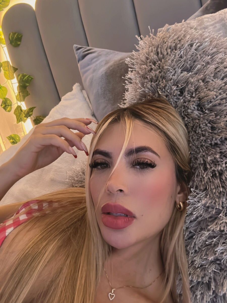 Live sex webcam photo for saramillees #289640989