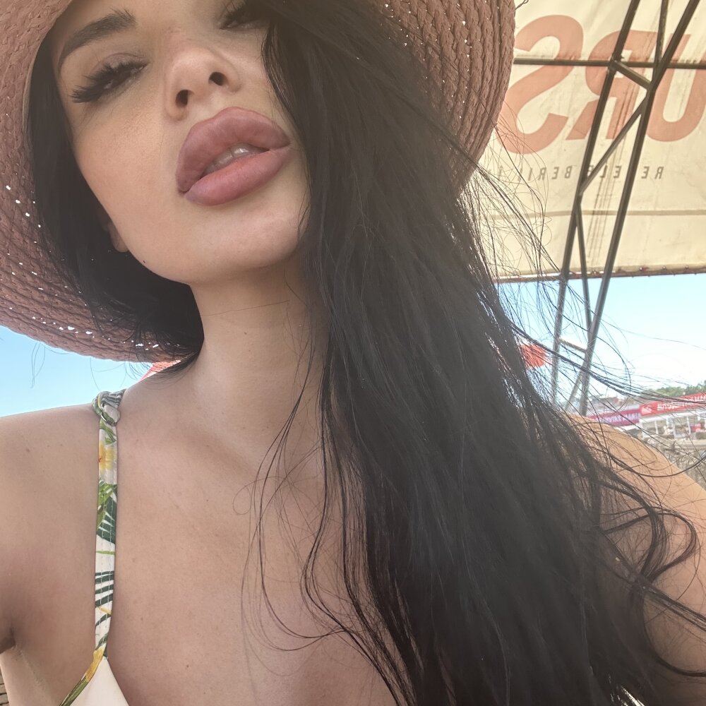 NicolleFerrarri 🔐 free sex webcam