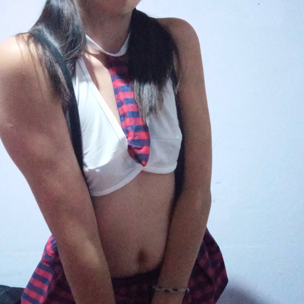 glamcambabes.com cristal_azul777 livesex profile in spanish cams