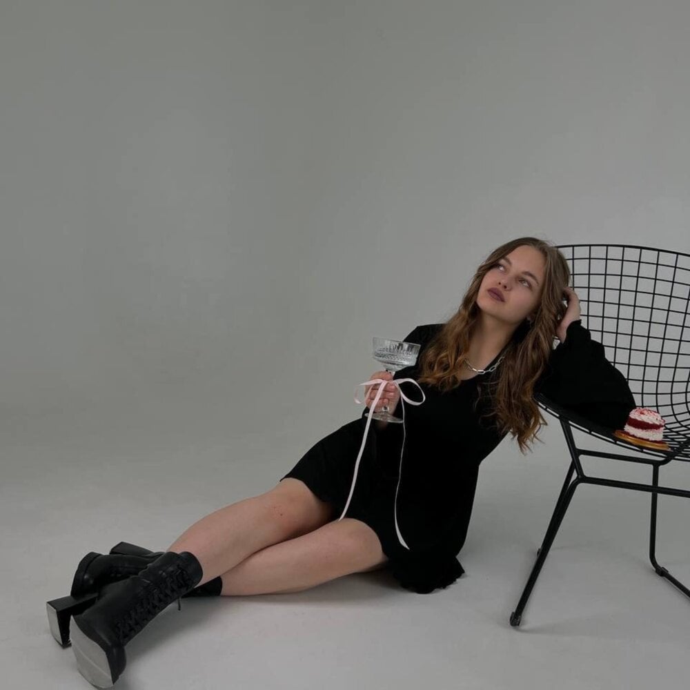 AraHarwick live cam model at StripChat