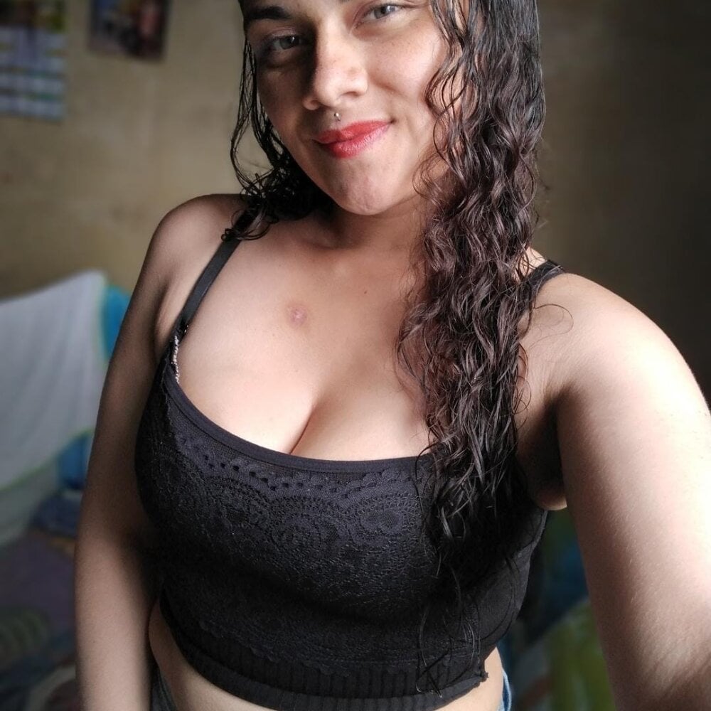 ZairaDirtyExtrem's Offline Chat Room