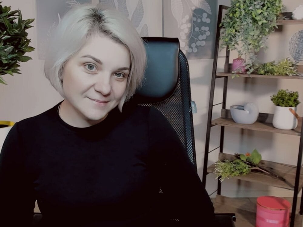 stripchat evaevals webcam profile pic via amateursex-livecam.com