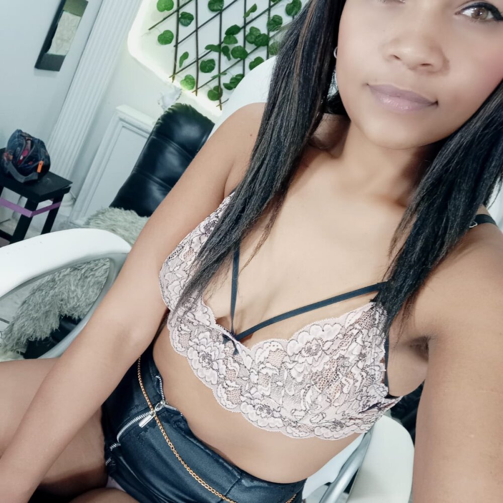 kimmy_crazy Chat Room offline