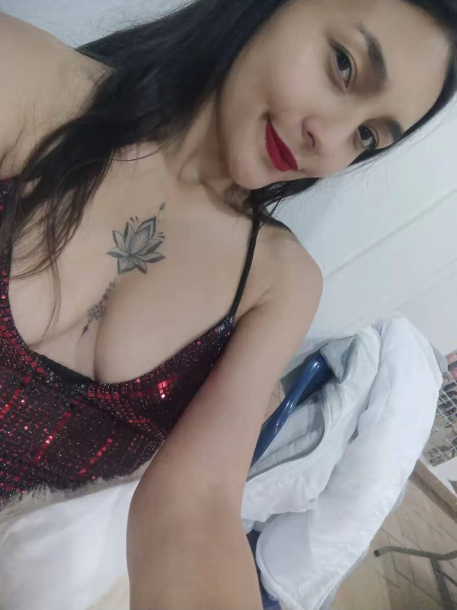 stripchat rolitasex_cf webcam profile pic via pornsexycams.com