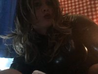 Steph_swim's Offline Chat Room