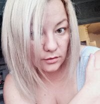Rickie_Liza offline chatrum