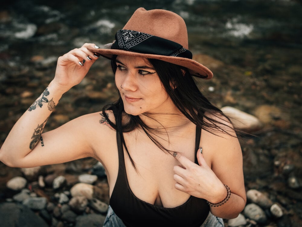 watchgirlcam.com venus09_ livesex profile in somewhere-on-this-twisted-planet cams