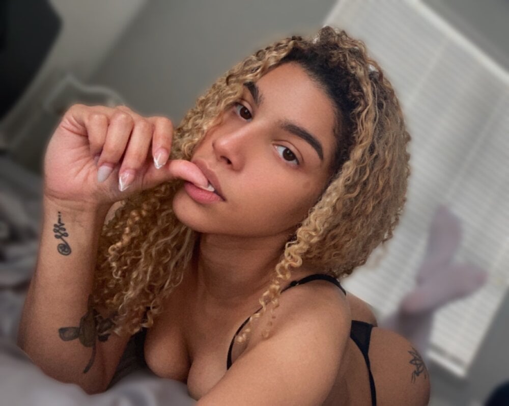 payelysia from stripchat