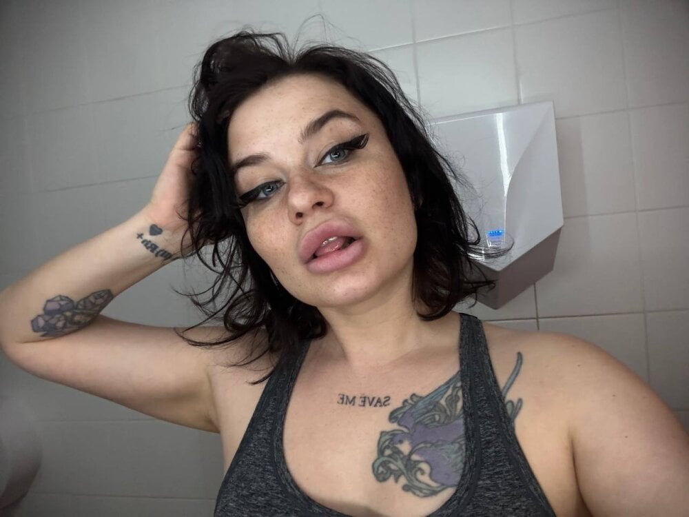 angelalicehell Adlı Modelin Çevrimdışı XXX Sohbeti