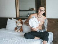 NakedYadi's webcam live show
