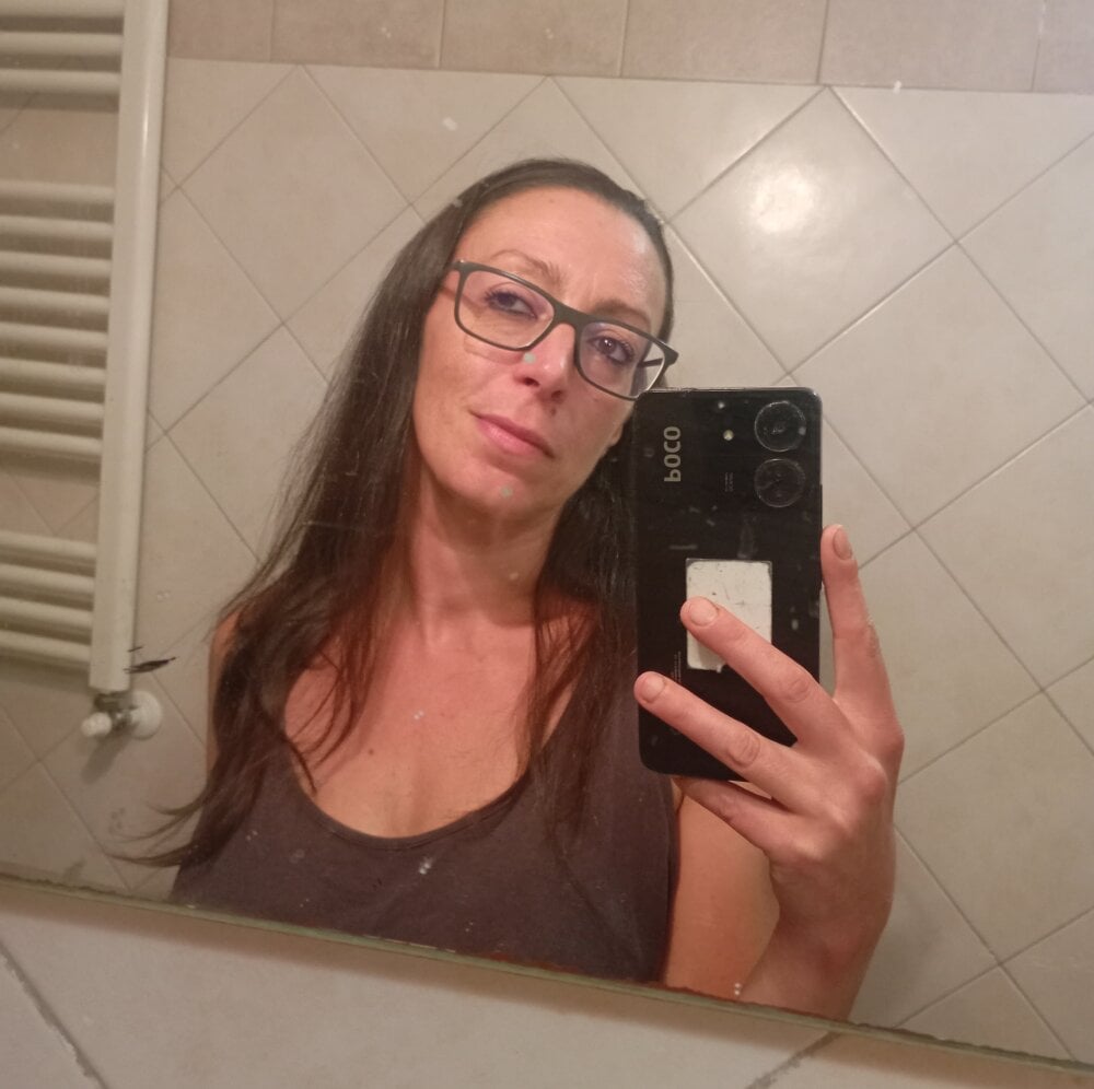 astrid3 from stripchat