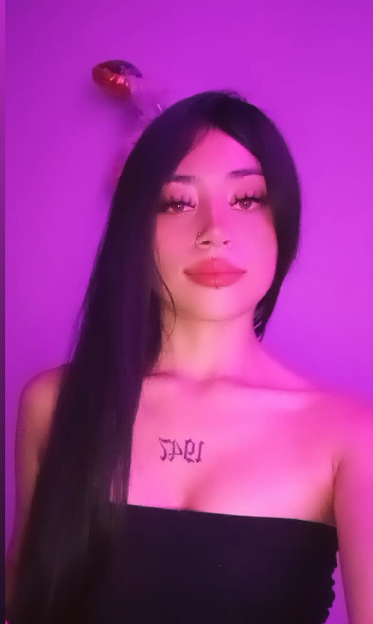 Adelyne_