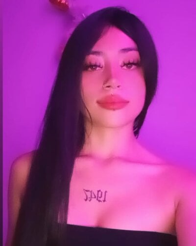 Adelyne_