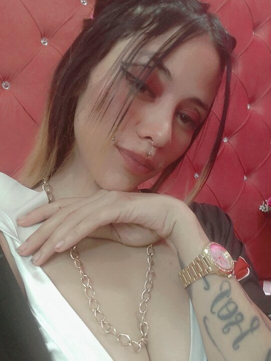 Live sex webcam photo for HaddySquirt18 #290100015