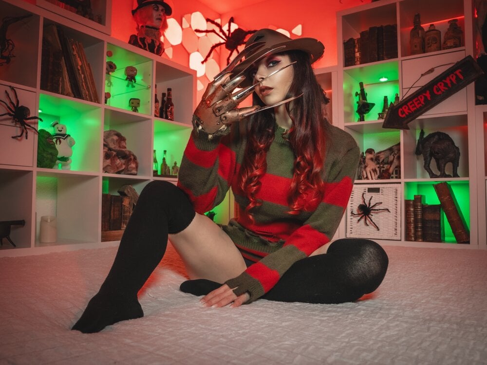 LeahObscure Chat Room offline