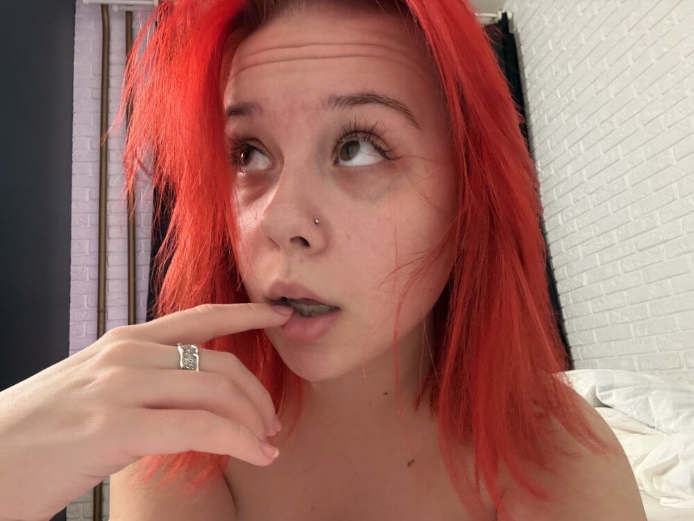 bloom_cherry from stripchat