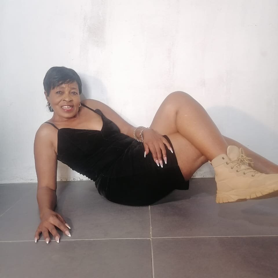 Watch GucciladyXXXX live on cam on StripChat