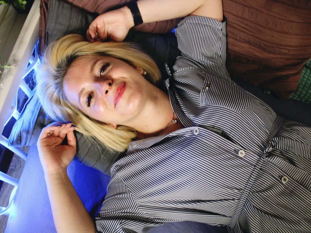 Live sex webcam photo for MarieWagner #289933904