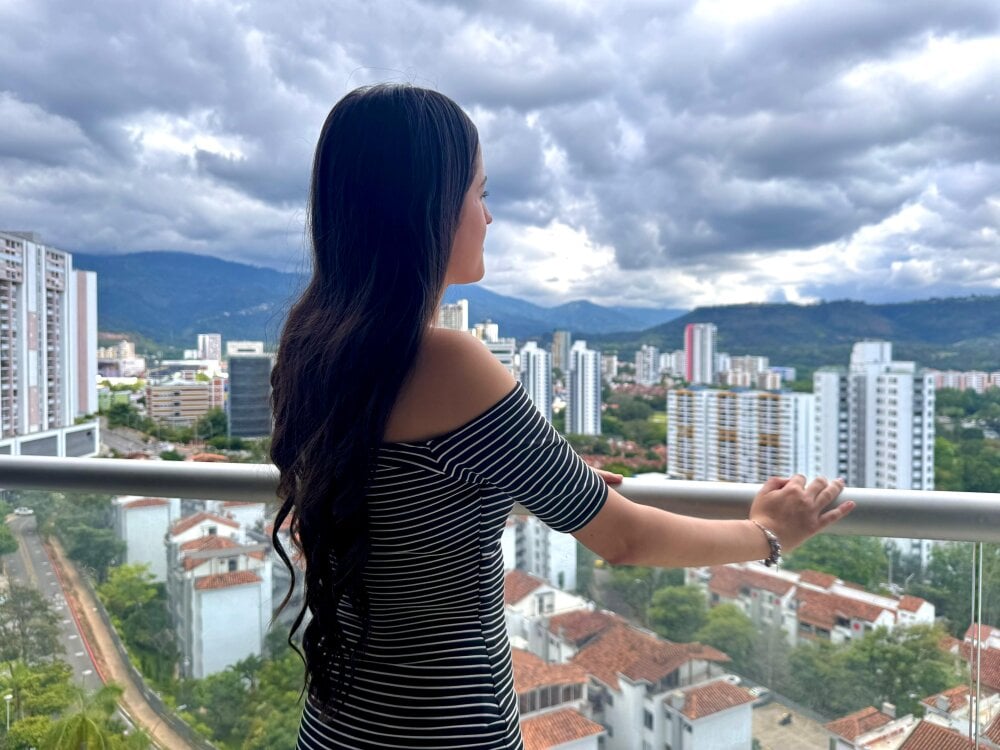 Issa_thompson_ profile