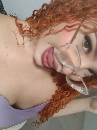 Zhenya_bao Female Newlatin Webcam Nude