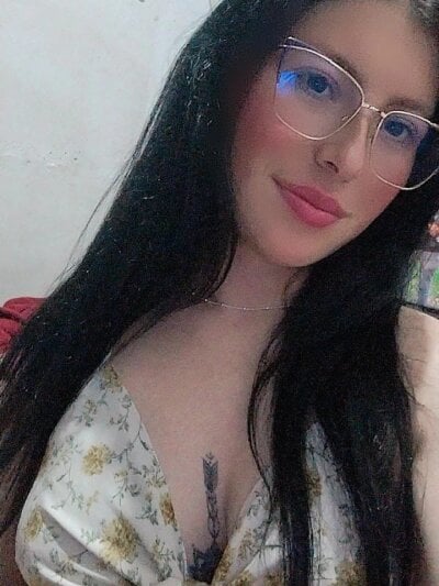 MiaSalinas private show