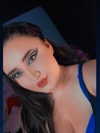 Emma_Pink_'s Offline Chat Room