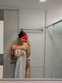 caroline-00403's webcam live show