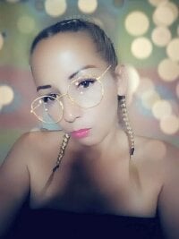 Gaby_beautiful__'s Offline Chat Room
