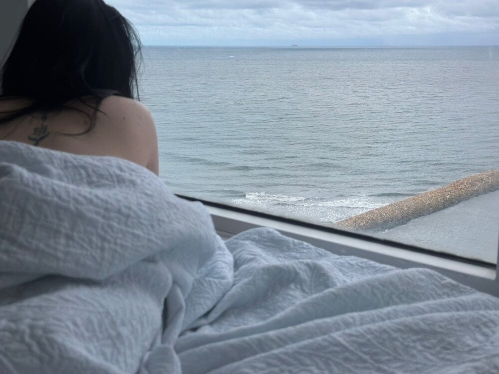 stripchat deva_11 webcam profile pic via grannylivesexcams.com