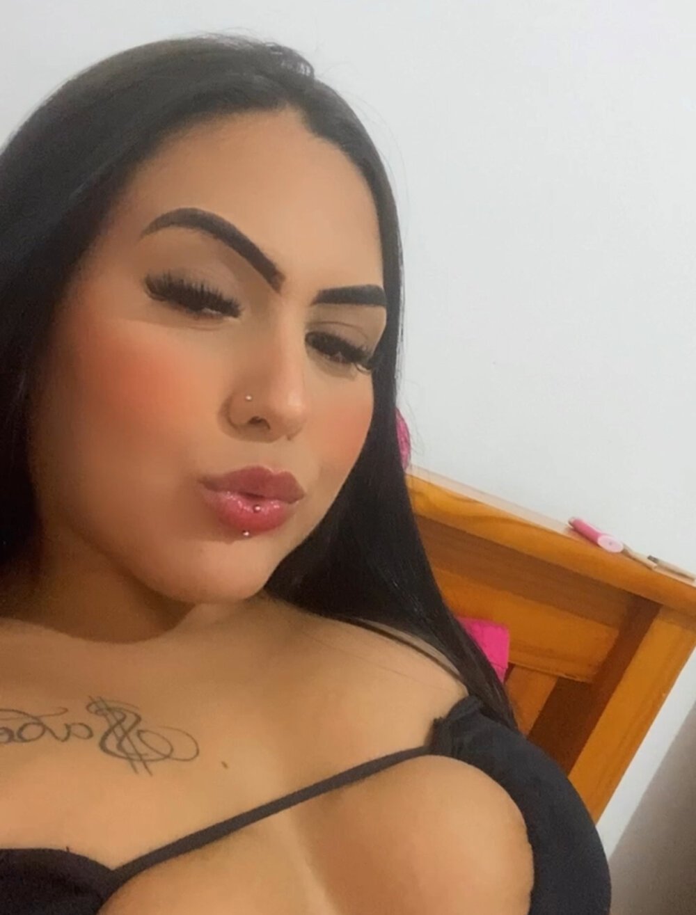 watchgirlcam.com amandinhaa01 livesex profile in granny cams