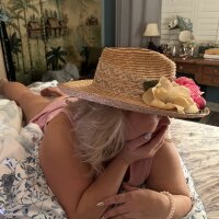 spicyladysaucygirl1's Offline XXX Chat