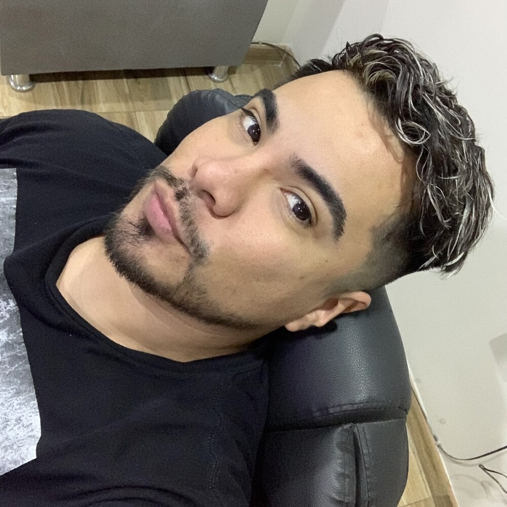 whitebolx's Offline XXX Chat