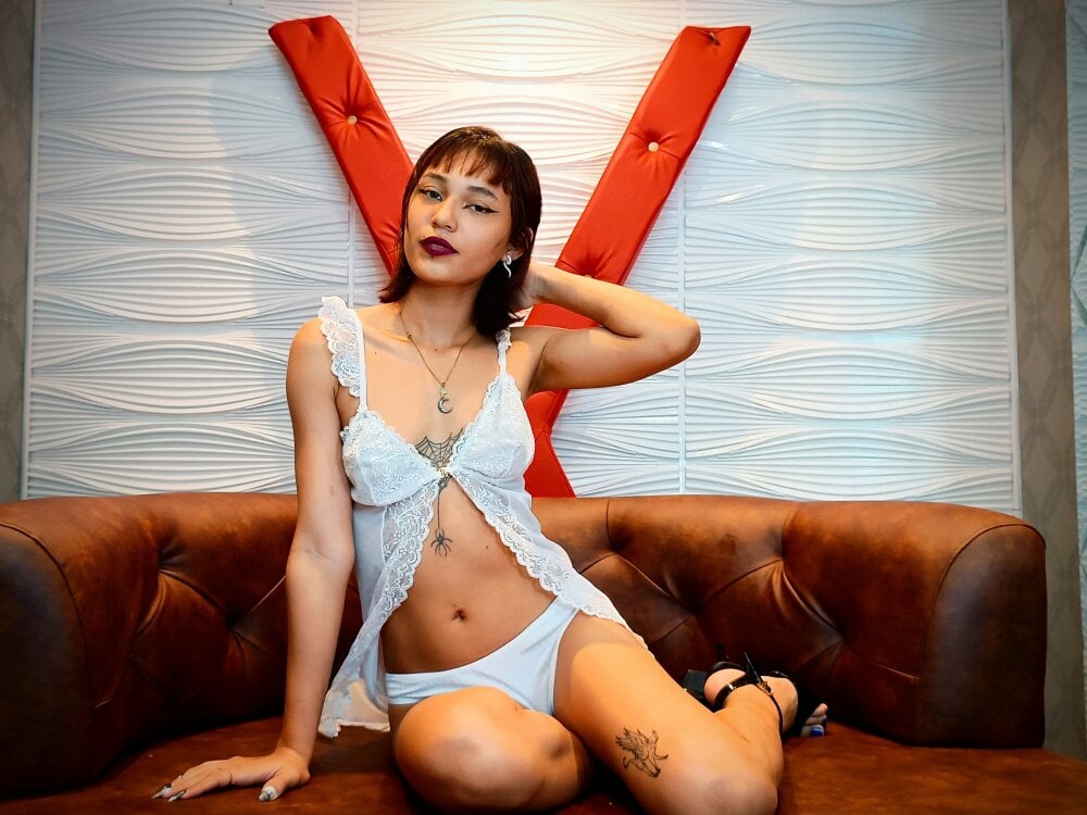 sexcams-joy.com miagiordano livesex profile in spanish cams