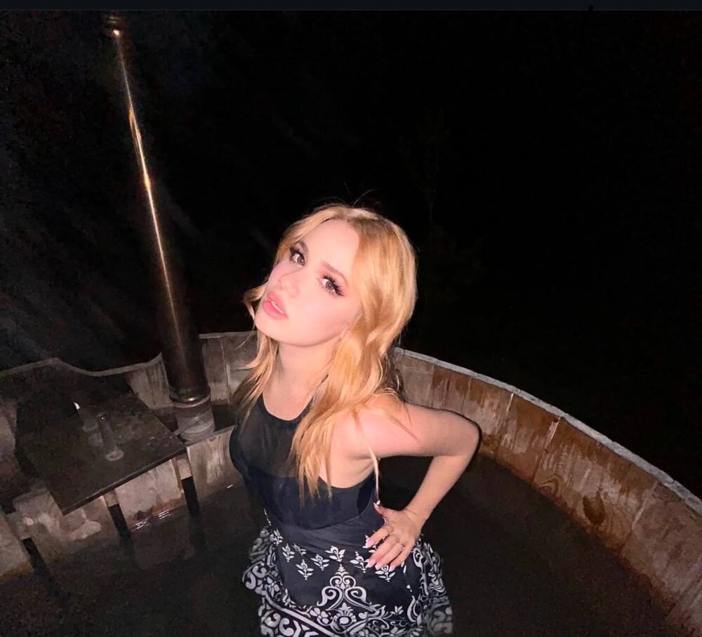 fancy_angel's Offline XXX Chat