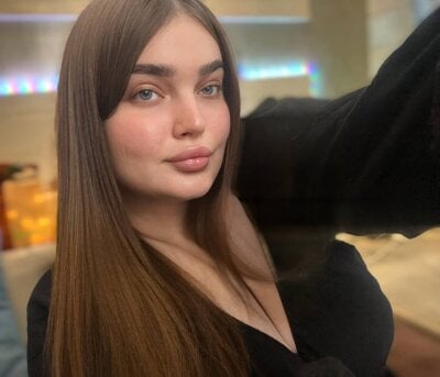 Ema__Sweet on StripChat