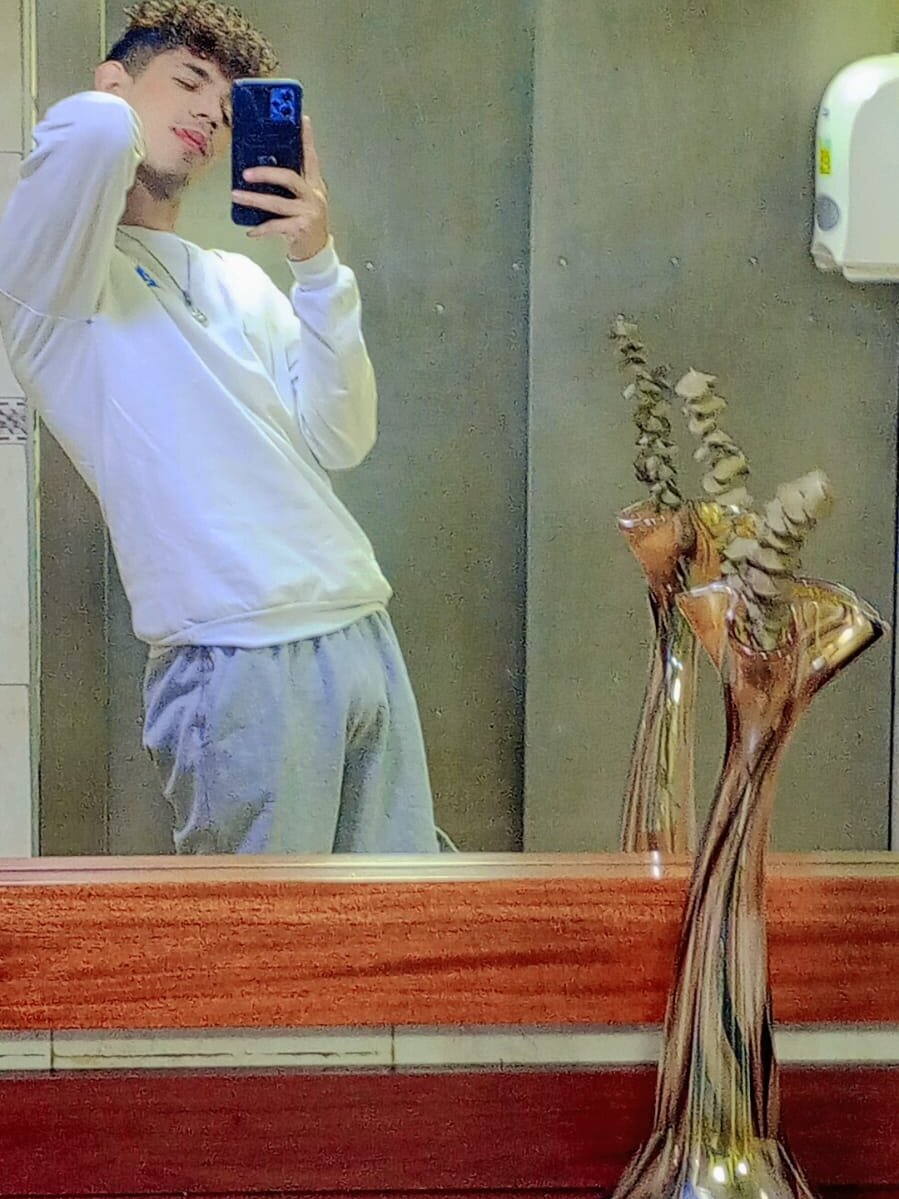 arlequiin_ Offline XXX-chat