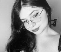 mackenhot303av's webcam live show