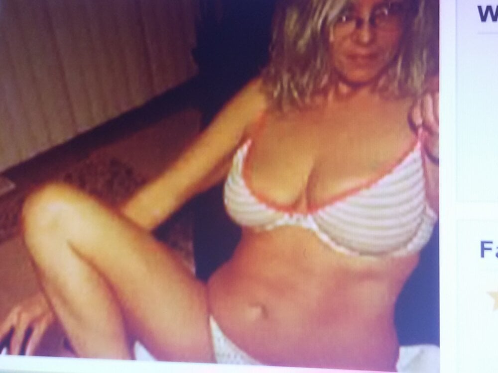 xtrahornyone from stripchat