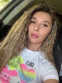cleosexxylittle07's Offline Chat Room
