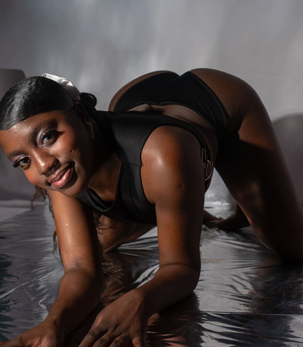 stripchat nylaroyale_cr