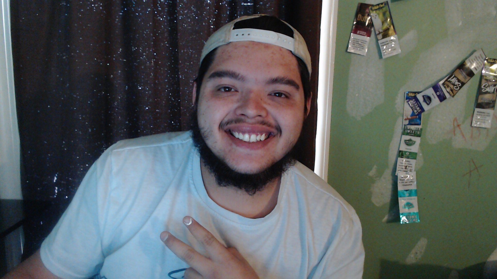 LatinoSized live webcam