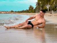 MAXTHOMSON's webcam live show