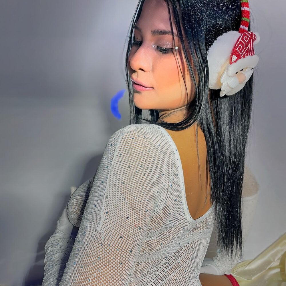 naomi_olsen1 profile