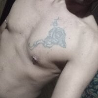 MorenoCacheado_37C-F's Offline Chat Room