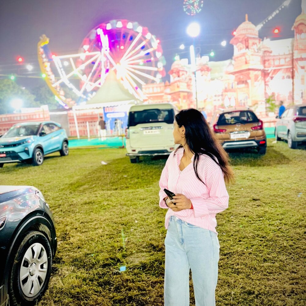 sexcam-girls.com payal_sharma_live livesex profile in in-the-palm-of-your-hands cams