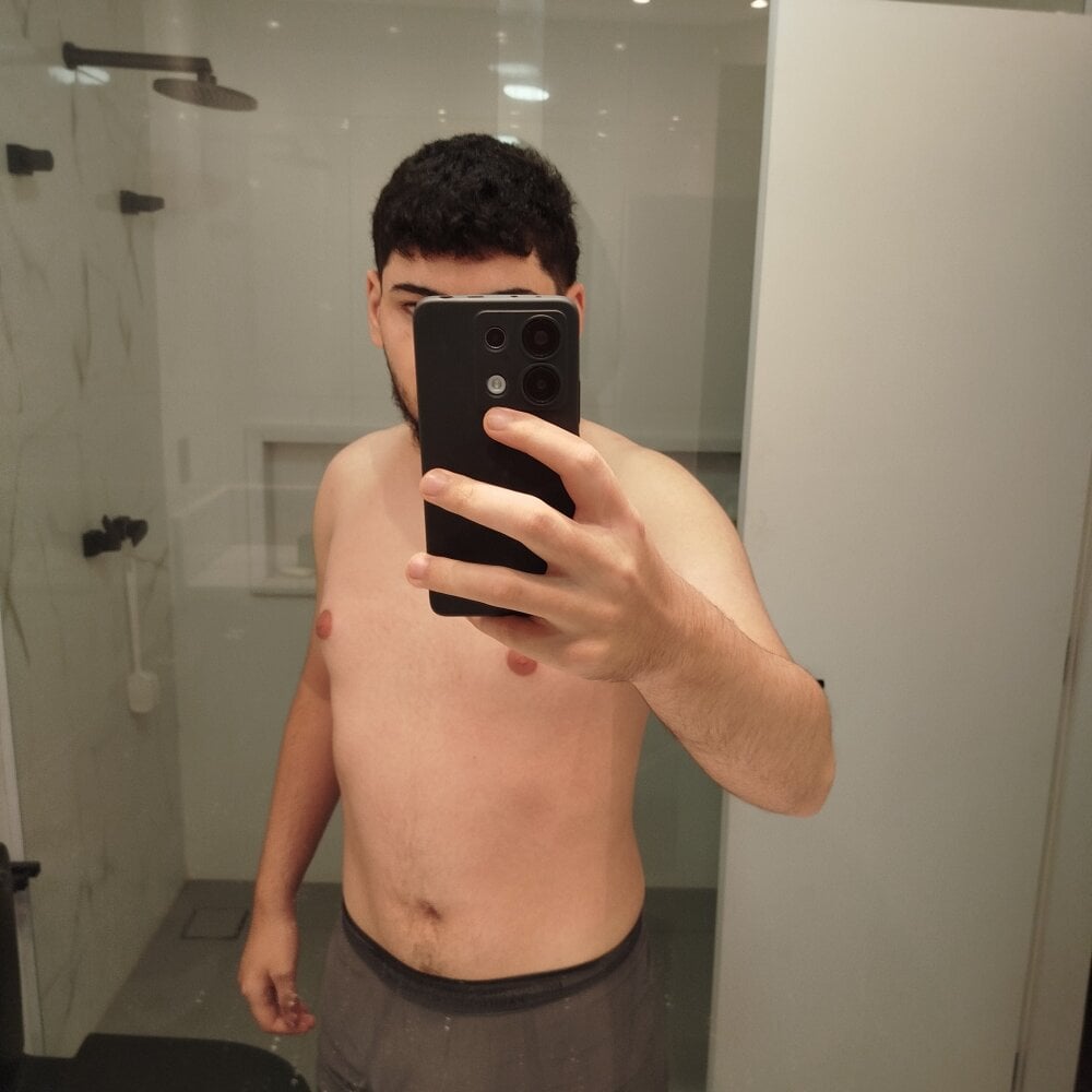 Cam boy sjhdhdhdjdbdhdjdn