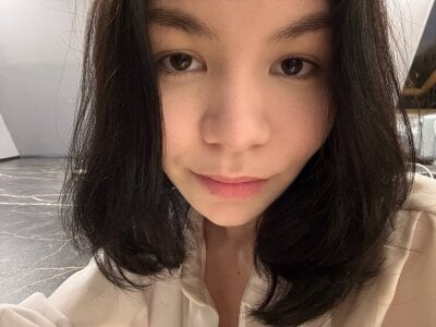 ElenorRoccio Live Cam and Statistics on UnifiedCams