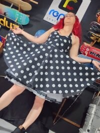 kinky_blue_'s Offline Chat Room