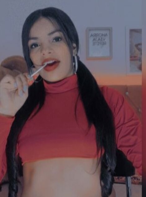 ariiana_latina live cam model at StripChat
